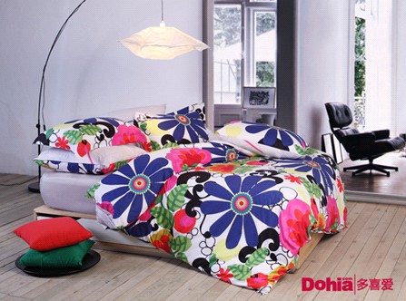 ��ϲ��(��i)��Ʒ���У���ɫ֮;���L(f��ng)�д���