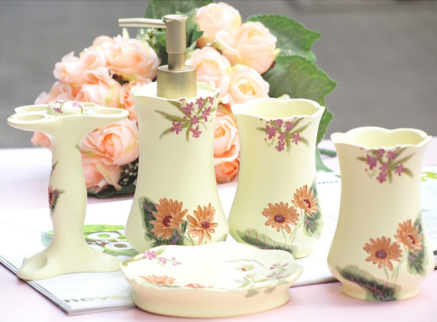 �Ҿ���Ʒ 15�����(sh��)֬�lԡ�׼�