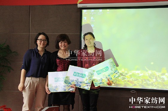 �Ϸ�����ж�32�d�����ػݹ��A�M(m��n)��Ļ