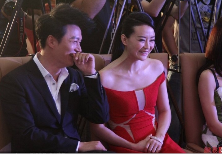 ���G��(zh��)͸ҕ�b��tɫ�����@¶�p�°�