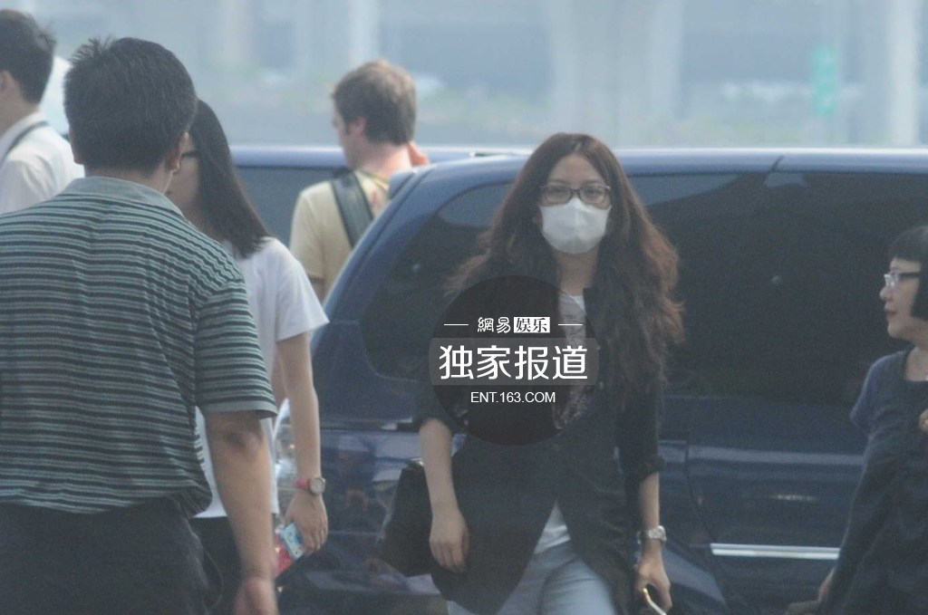 �wޱ�yŮ�F��C��(ch��ng)���͵�ķ��_(k��i)����