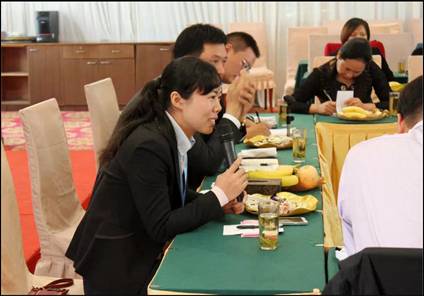 ���ˍu�Ҽ�2015������Ʒ�b�p��(hu�� )�߽�(j��ng)�N(xi��o)����Մ��(hu�� )�A�M(m��n)�Y����