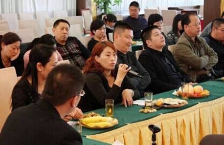 ���ˍu�Ҽ�2015������Ʒ�b�p��(hu�� )�߽�(j��ng)�N(xi��o)����Մ��(hu�� )�A�M(m��n)�Y����