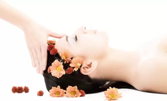 Ů�����@�ӟ��ɵ����z���D��zS+��Ů�����(l��i)��