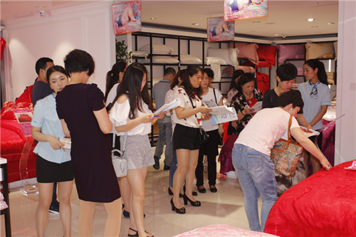 �z���D�Ҽ�2016���ﶬ��Ʒ�ƏV�I(y��ng)����ʢ���_(k��i)Ļ