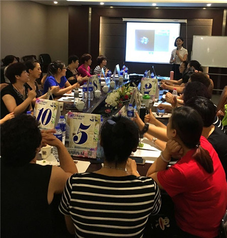 �Pʢ�Ҽ�����ɵؾ�Ӣ�R��һ��