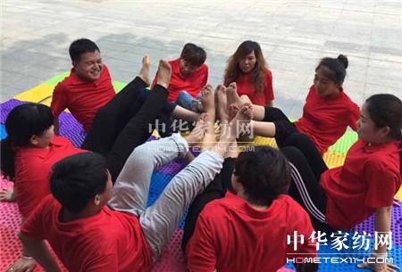 ������ؾ�Ӣ�R������ϵ�＾�l(f��)չ��