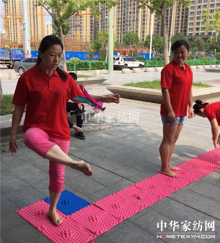 ������ؾ�Ӣ�R������ϵ�＾�l(f��)չ��