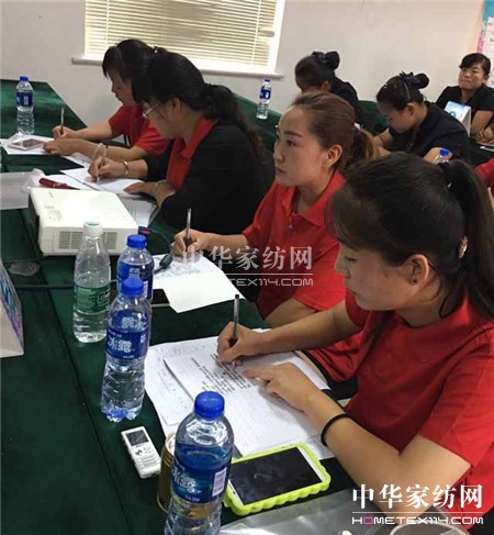 ������ؾ�Ӣ�R������ϵ�＾�l(f��)չ��