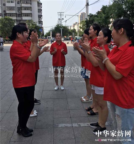 ������ؾ�Ӣ�R������ϵ�＾�l(f��)չ��