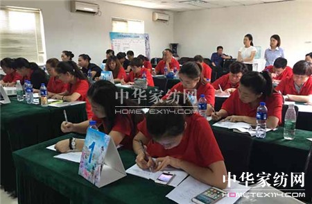 ������ؾ�Ӣ�R������ϵ�＾�l(f��)չ��