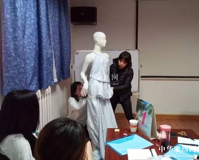 �Pʢ�Ҽ�����Ӣ���������f��Փ�������l(shu��)��Ӣ����