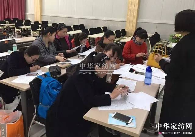 �Pʢ�Ҽ�����Ӣ�Ƽ��S�����(m��ng)��Ⱥ�t����־�ڎp����