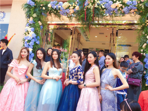 �Ԛ�����Ĳ��Ȼ�����@ôһ�ҳ���Pʢ�Ҽ��w��!