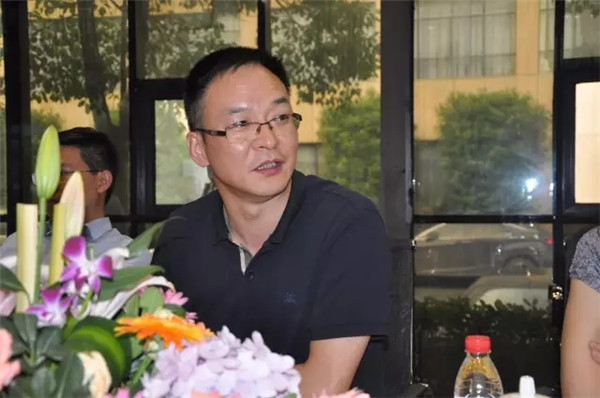 �����Ҽ��f(xi��)��(hu�� )���L(f��ng)��һ������؛�M(m��n)�M(m��n)