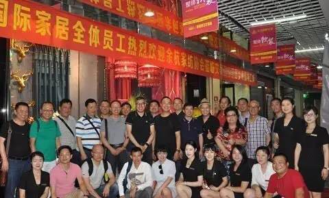 �ຼ�Ҽ�����(zh��)��һ��һ·�����M(j��n)�½�֮����ľ�Rվ