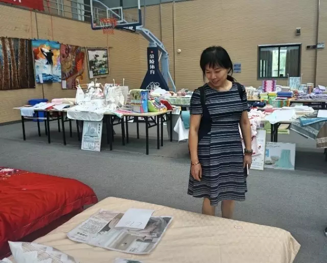 �Ҹ�������ζϯ����ͨ������������300���Ҽ��a(ch��n)Ʒ��Ů�����