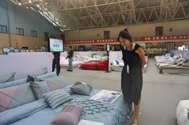 �Ҹ�������ζϯ����ͨ������������300���Ҽ��a(ch��n)Ʒ��Ů�����