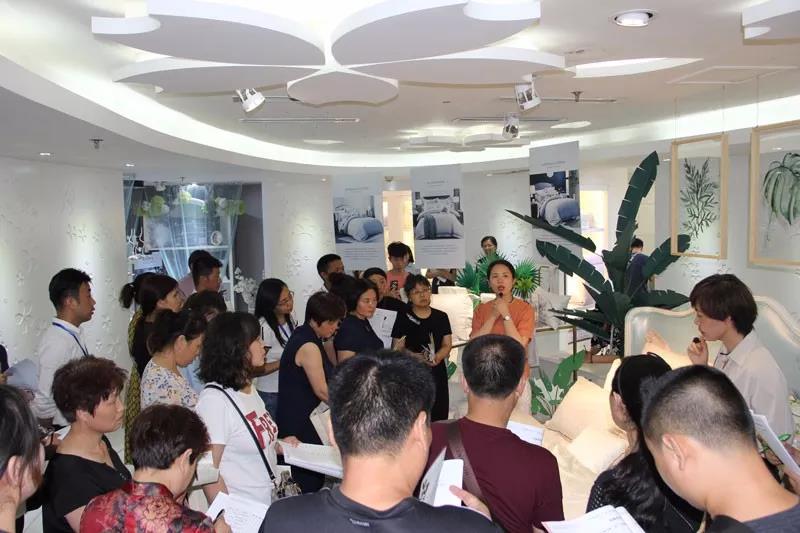 ��Ʒ•�������Ҽ�2019�ﶬ��Ʒ�l(f��)����(hu�� )�A�M(m��n)�չ���