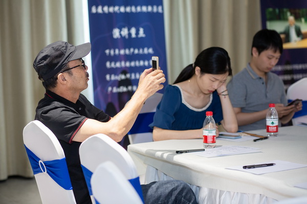 ��������r(sh��)�����h�r(sh��)��δ��(l��i)�l(f��)չ�����}Փ���ں��ݽz�IС��e��