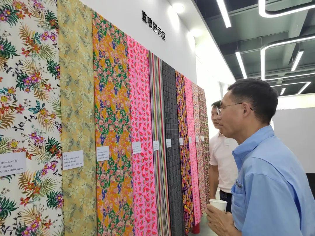 ��ʼ���Ʒ���aӡˇչʾ���ĳɹ���Ļ���F��(ch��ng)�l(f��)������ذ���Ʒ